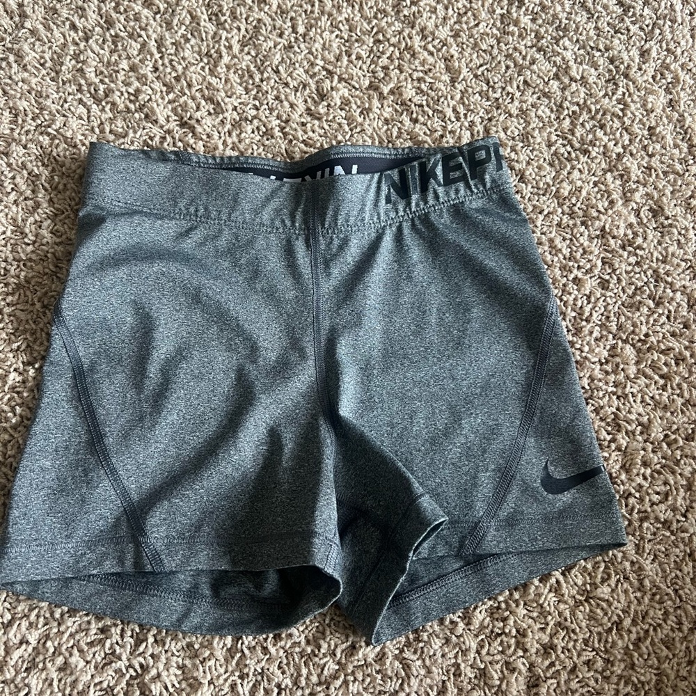nike pro spandex. size small. gray heather